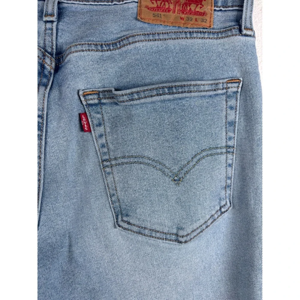 Levi's 541 Athletic Taper Jeans‎ Mens 32x32 Light Wash Blue Stretch Denim